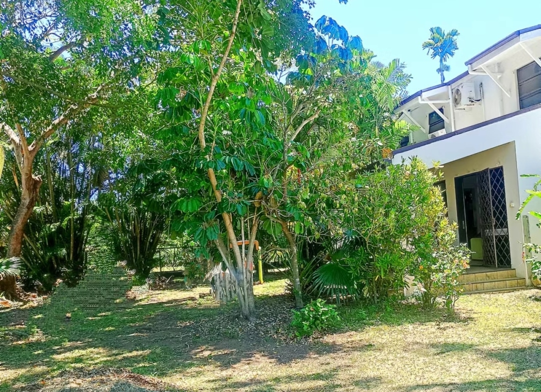 Spacious Double Storey 5 Bedroom Family Home for Sale 南迪双层独栋5房4.5卫房产出售