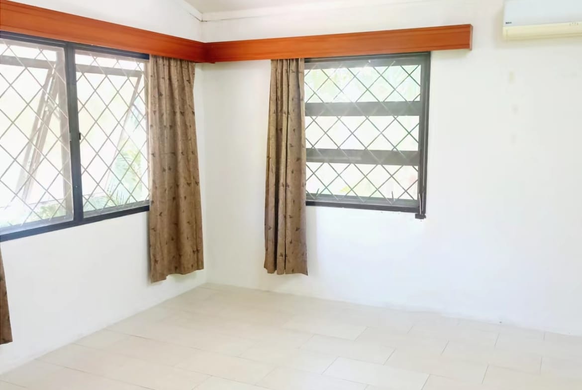 Spacious Double Storey 5 Bedroom Family Home for Sale 南迪双层独栋5房4.5卫房产出售