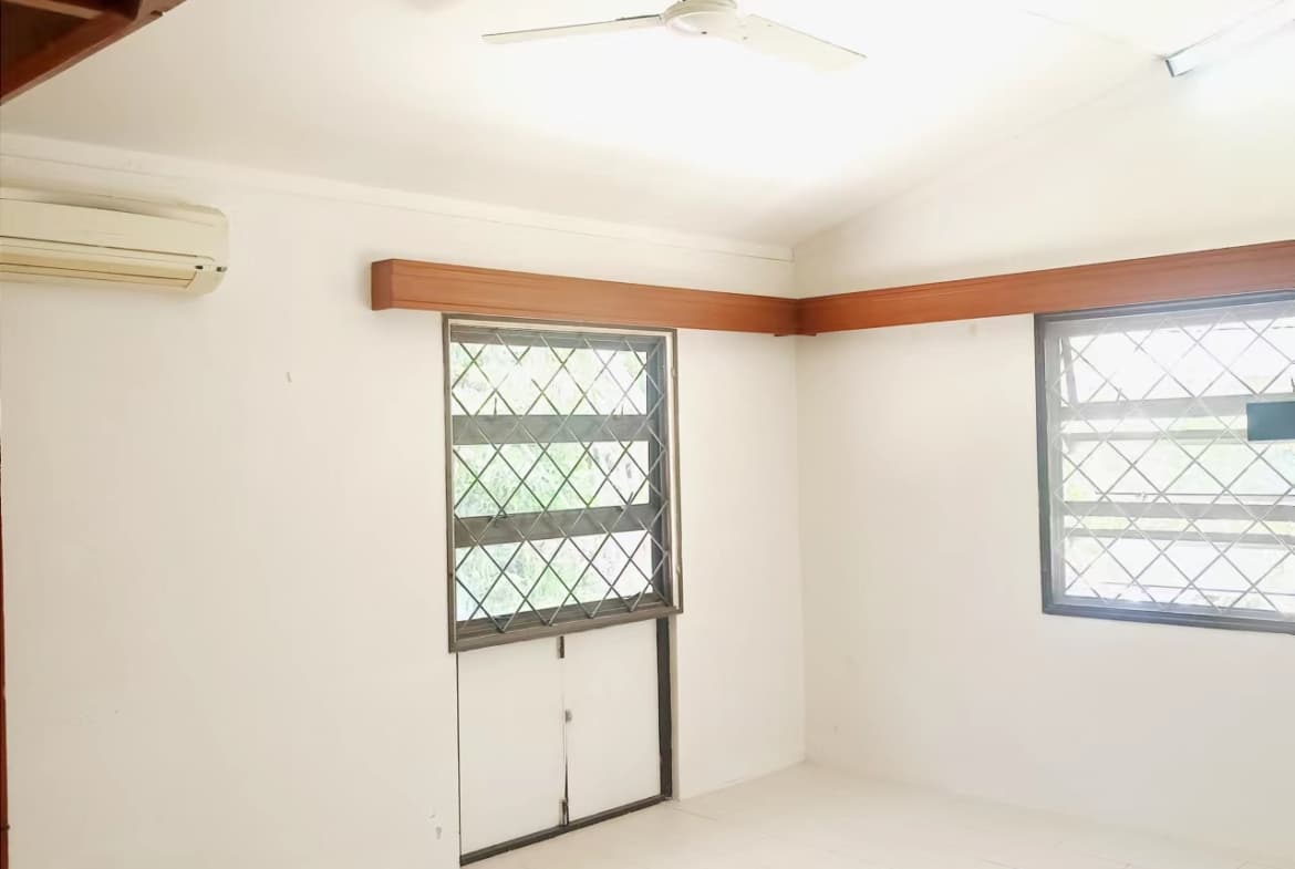 Spacious Double Storey 5 Bedroom Family Home for Sale 南迪双层独栋5房4.5卫房产出售