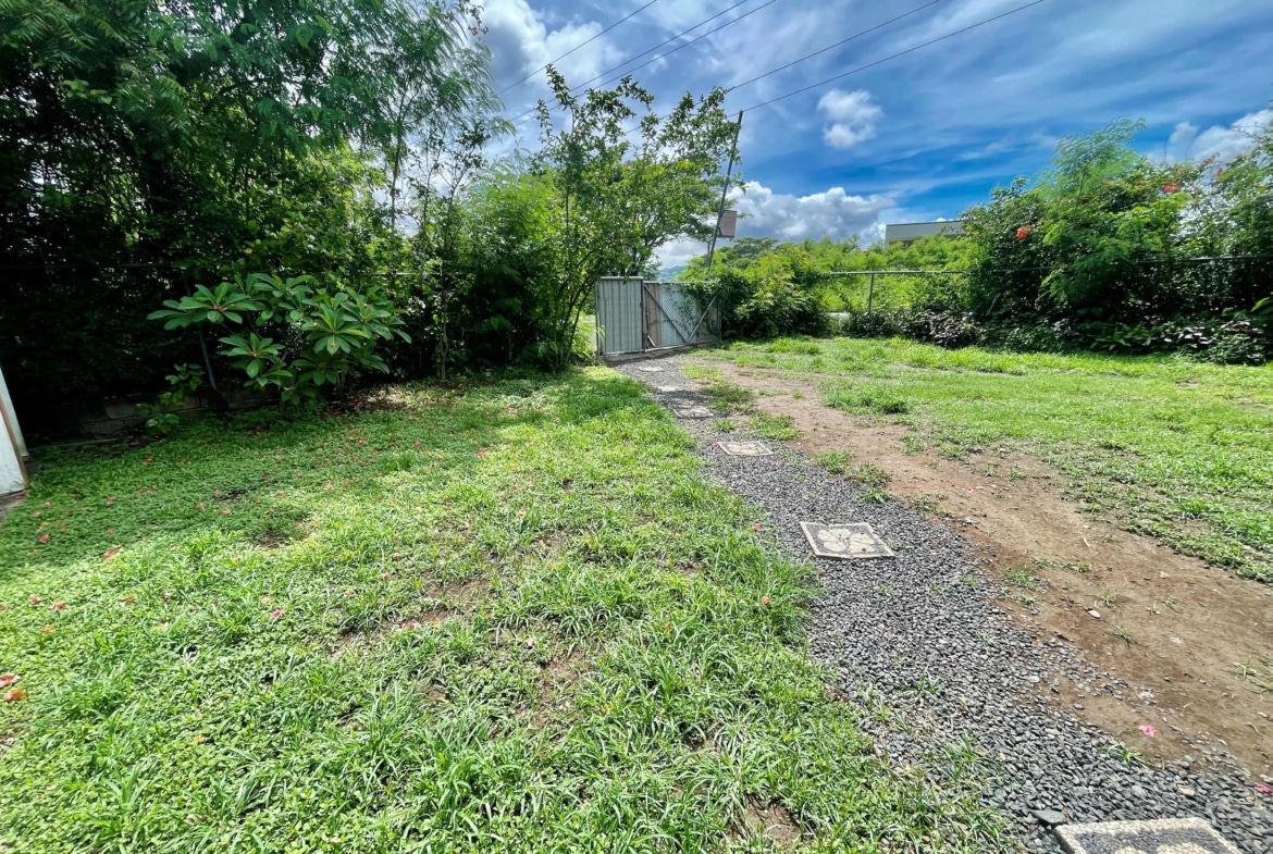 Vuda Point Road, Fiji