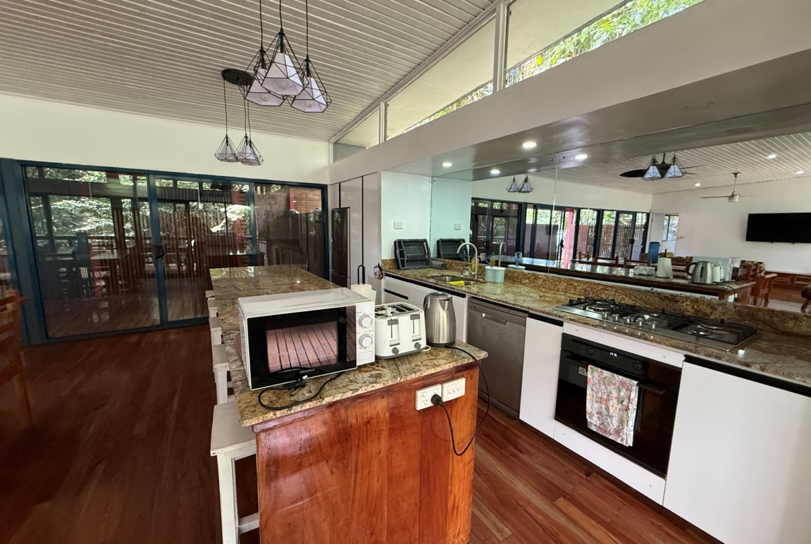 COLA-I-SUVA,